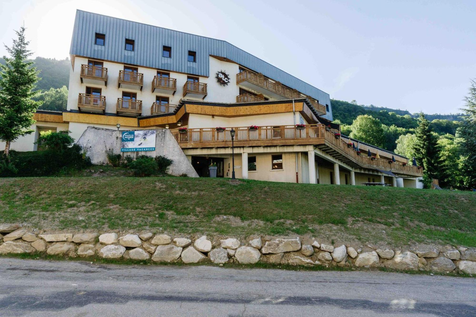 Village Vacances Atc Routes Du Monde Saint-François-Longchamp Dış mekan fotoğraf